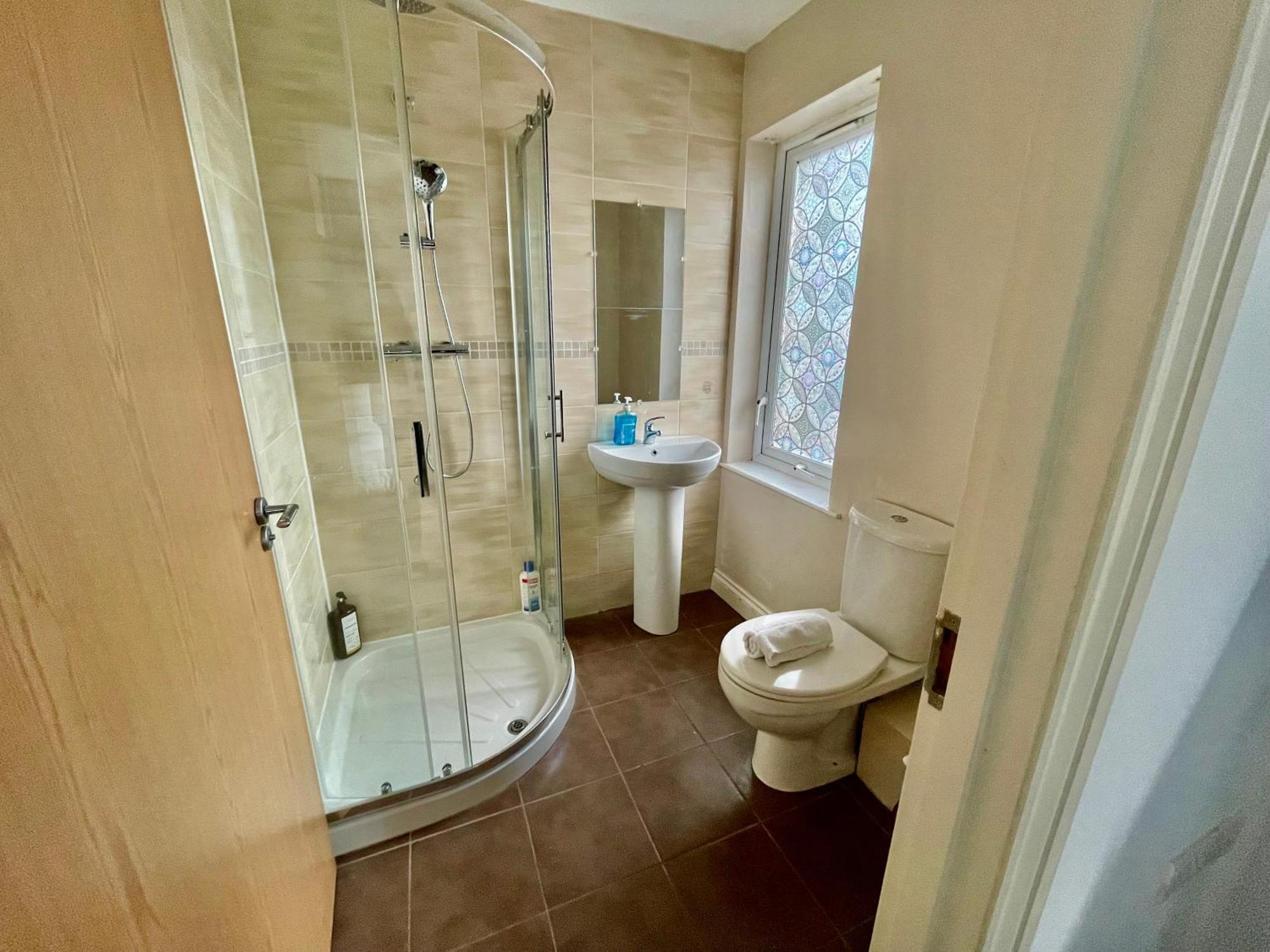 2 Bedroom City-Centre Apartment With Free Parking Белфаст Екстериор снимка